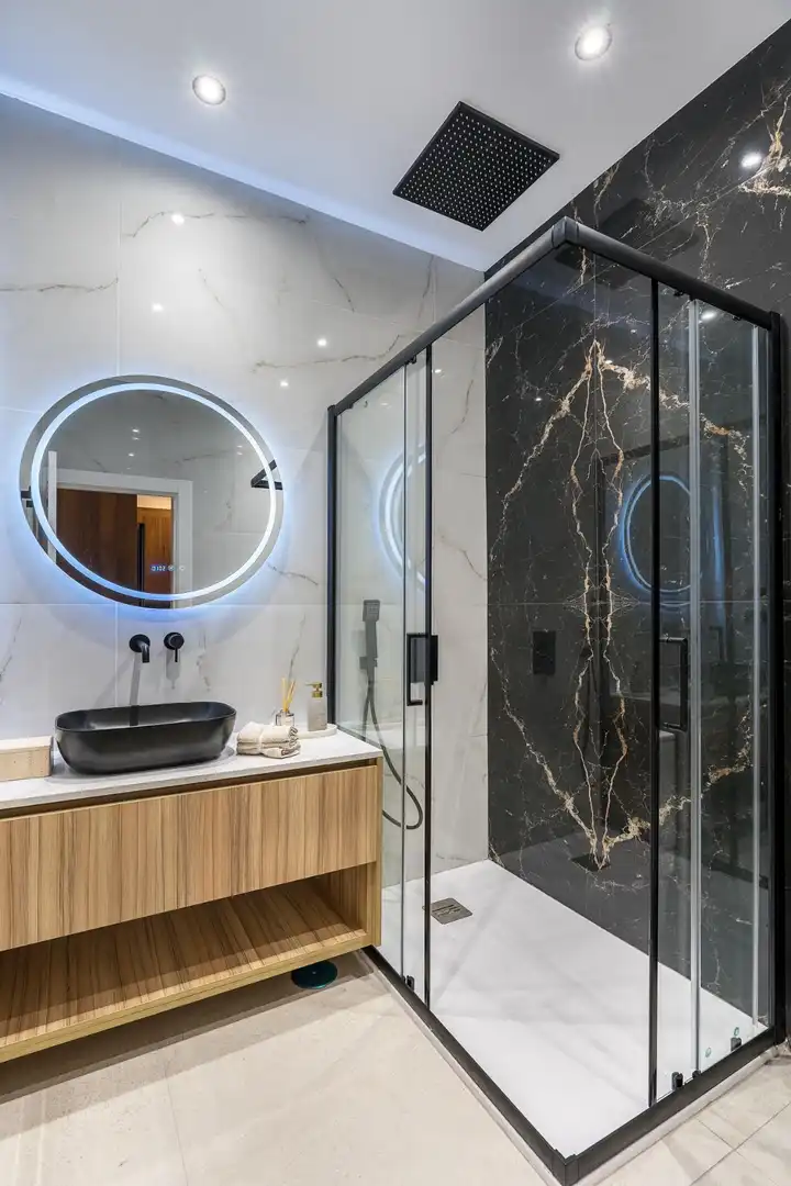 Bathroom of Ground floor for sale in Granada  with Air Conditioner, Private garden and Furnished