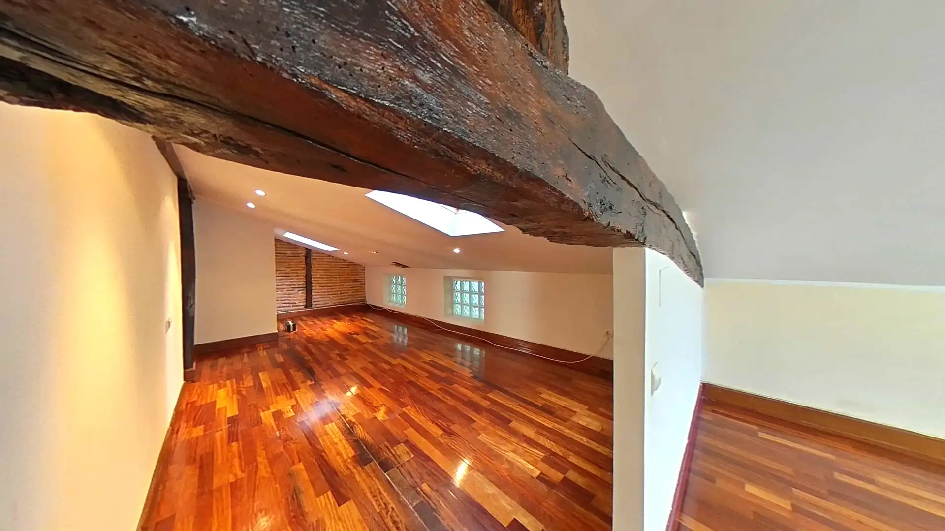 Piso en venta en Castro-Urdiales con Parquet