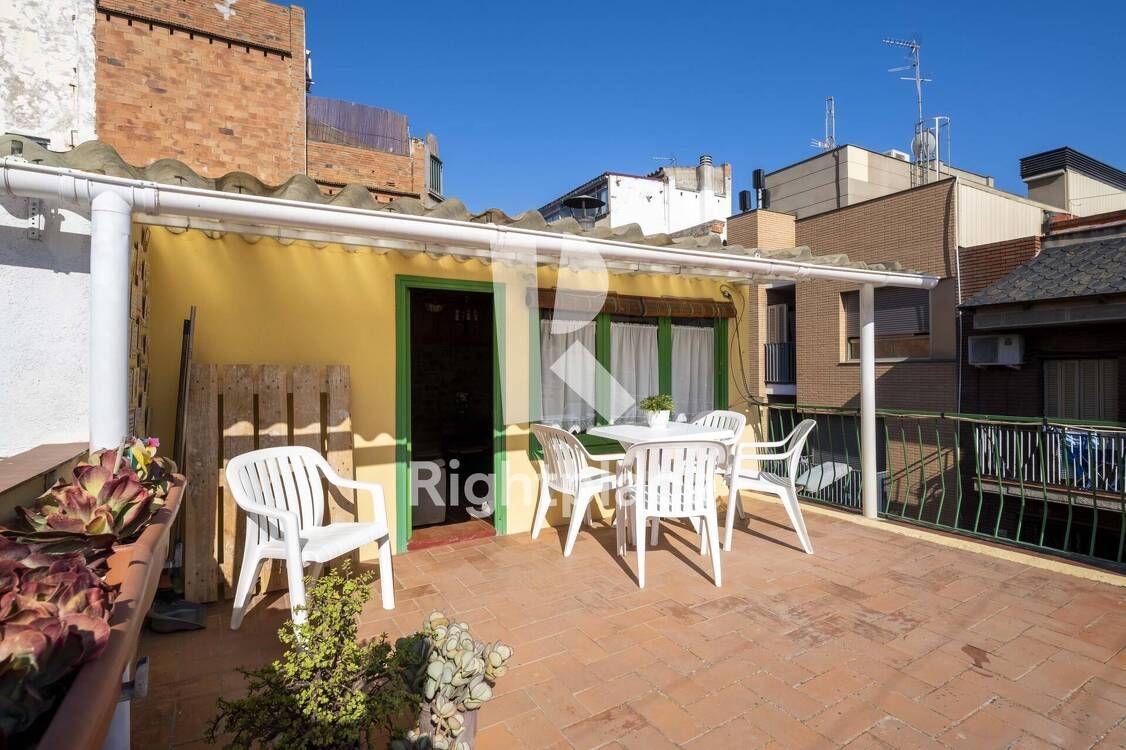 Casa adosada de lloguer a Collblanc