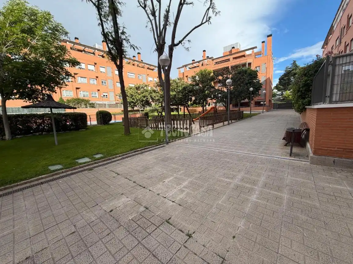 Vista exterior de Pis en venda en Madrid amb Traster