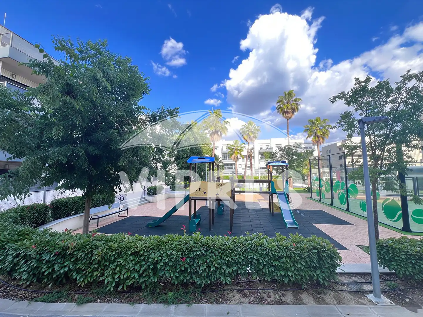 Vista exterior de Piso en venta en Cáceres con Trastero, Piscina y Amueblado