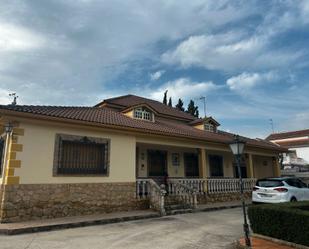 Exterior view of House or chalet for sale in  Córdoba Capital  with Private garden, Terrace and Swimming Pool