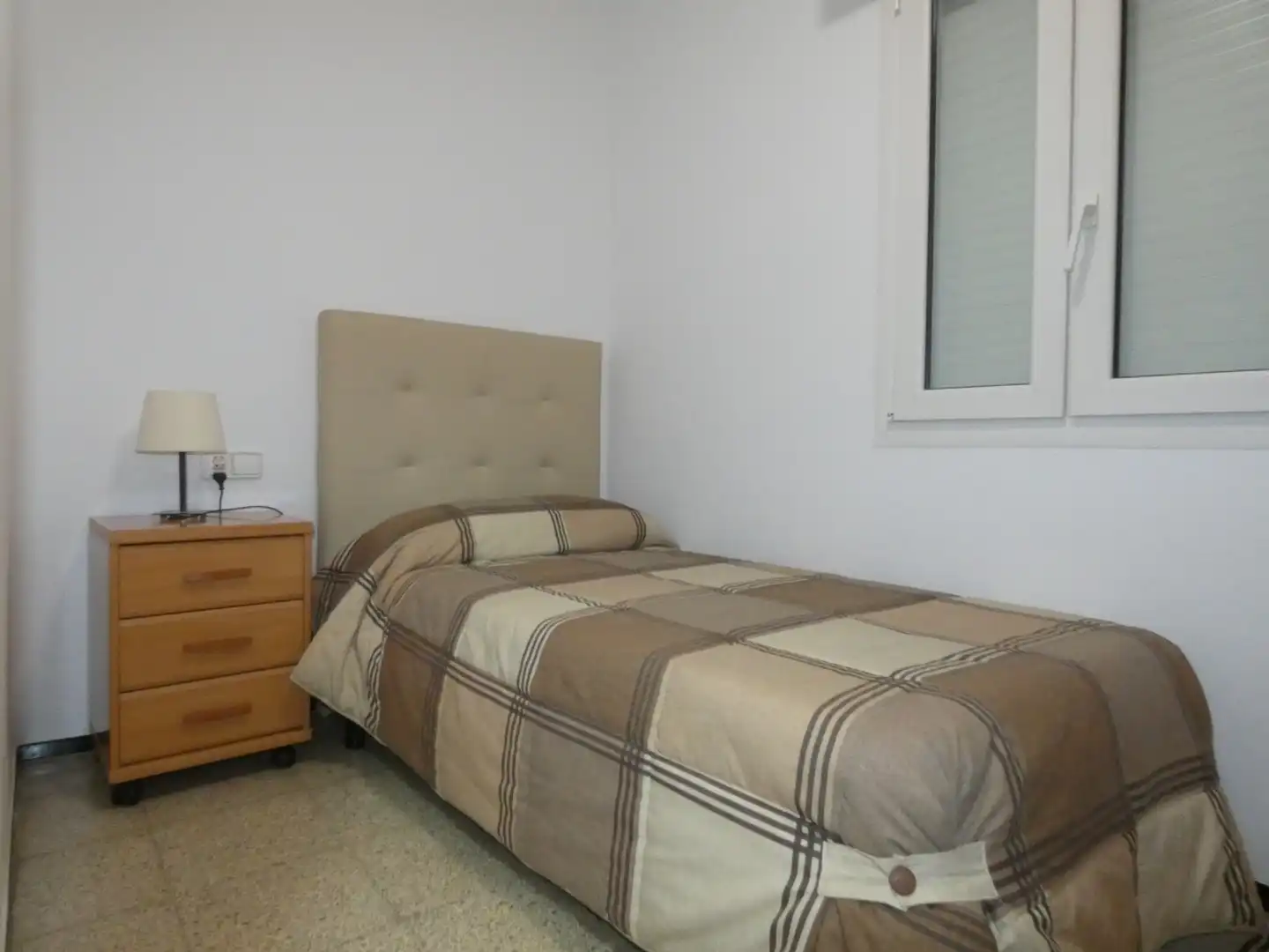 Bedroom of Flat for sale in Girona  with Air Conditioner, Heating and Furnished