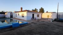 Piscina de Casa o xalet en venda en La Rinconada amb Aire condicionat i Piscina