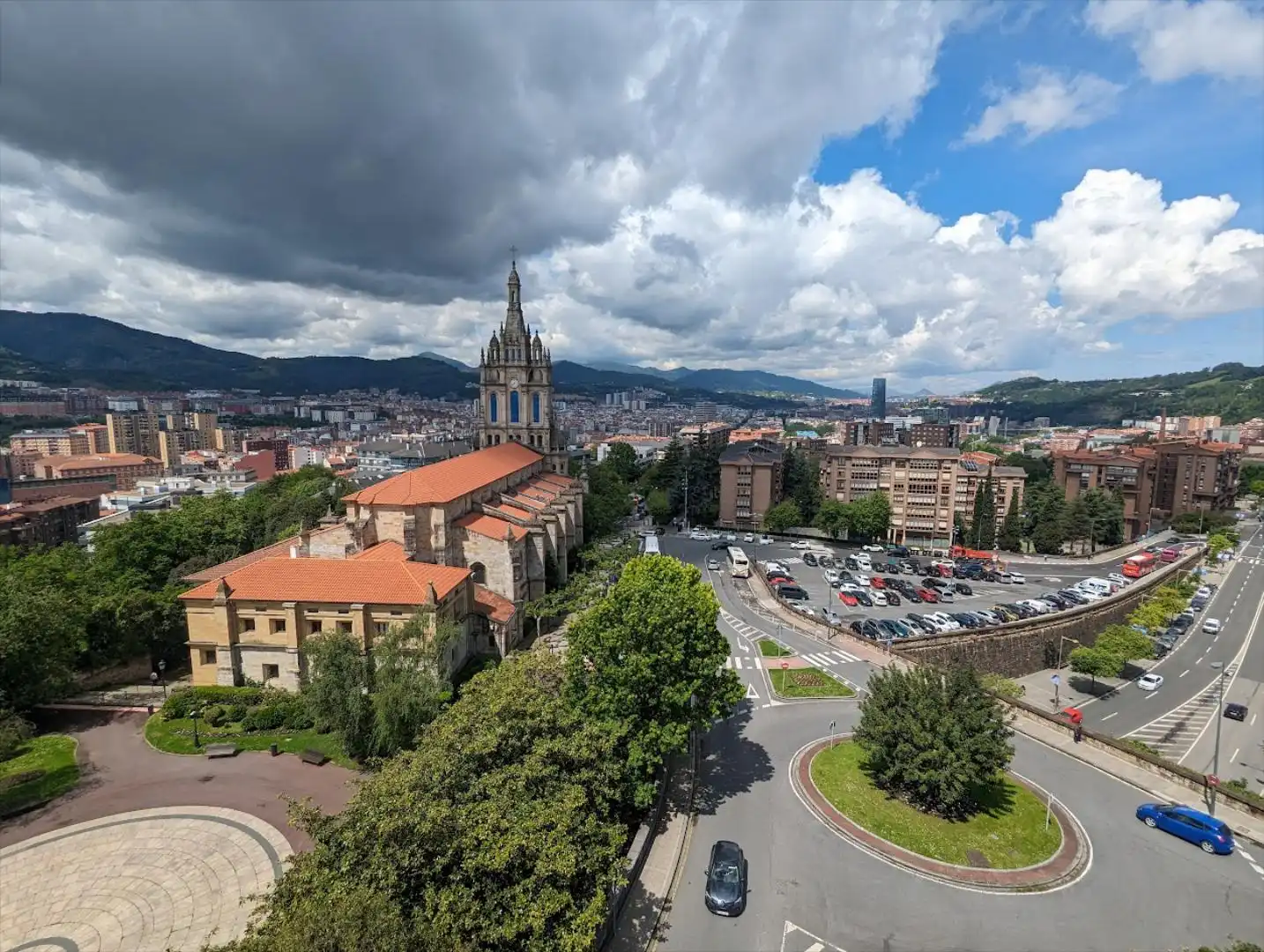 Vista exterior de Dúplex en venda en Bilbao  amb Traster