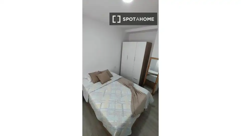 Dormitori de Pis de lloguer en Alicante / Alacant amb Aire condicionat, Calefacció i Moblat