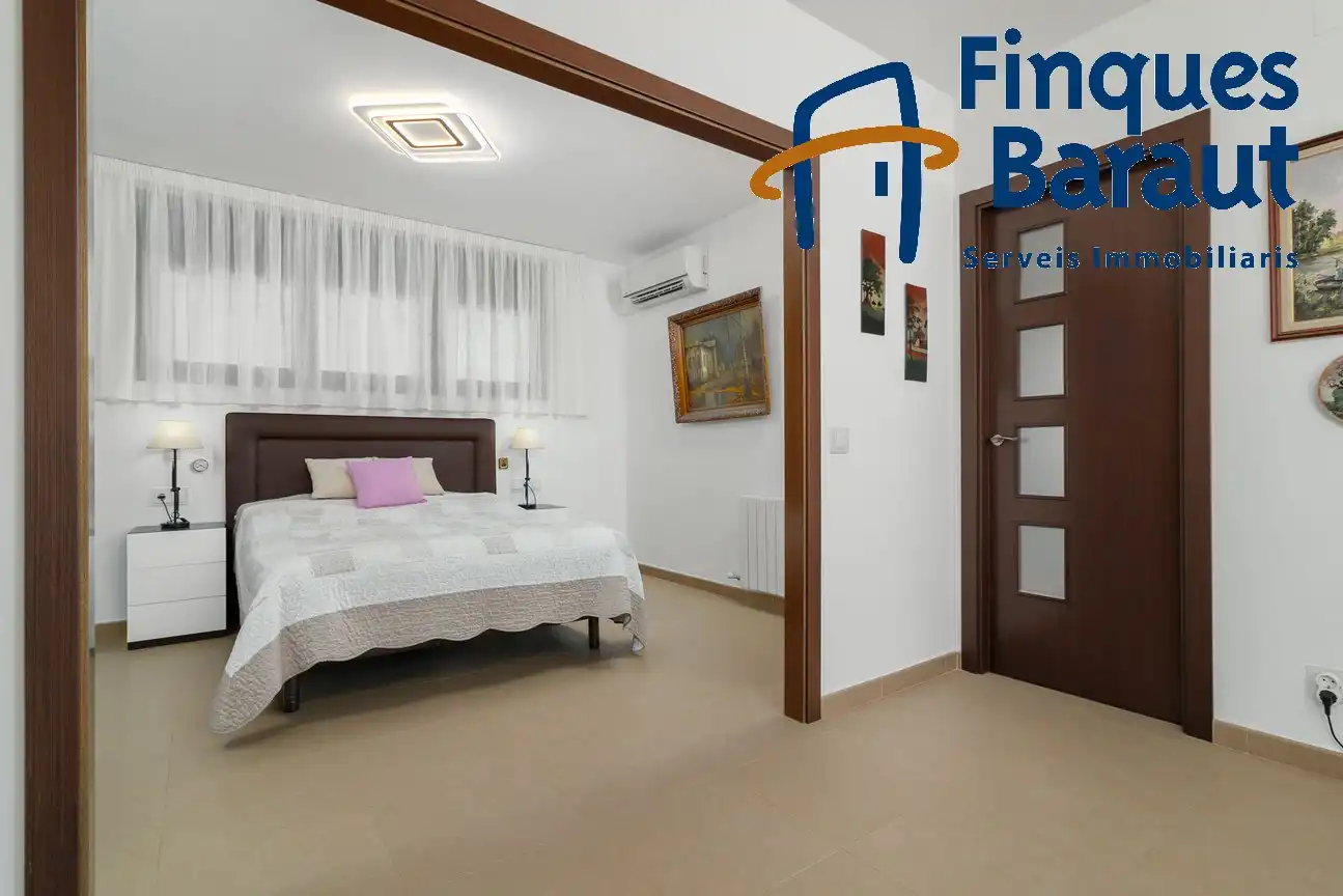 Houses for sale in Pau  with Air Conditioner, Heating and Private garden