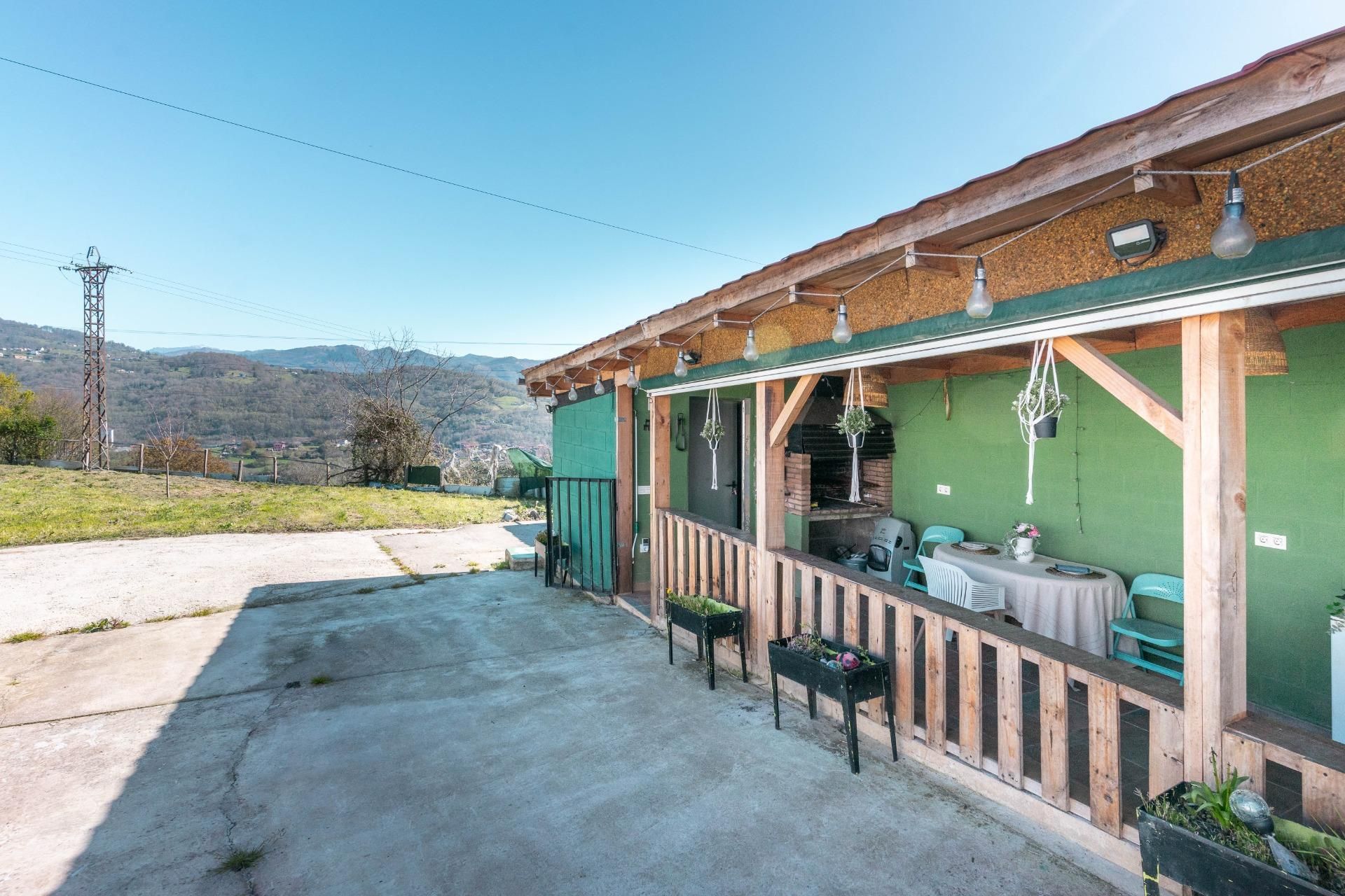 Terrassa de Casa o xalet en venda en Langreo amb Jardí privat, Terrassa i Piscina