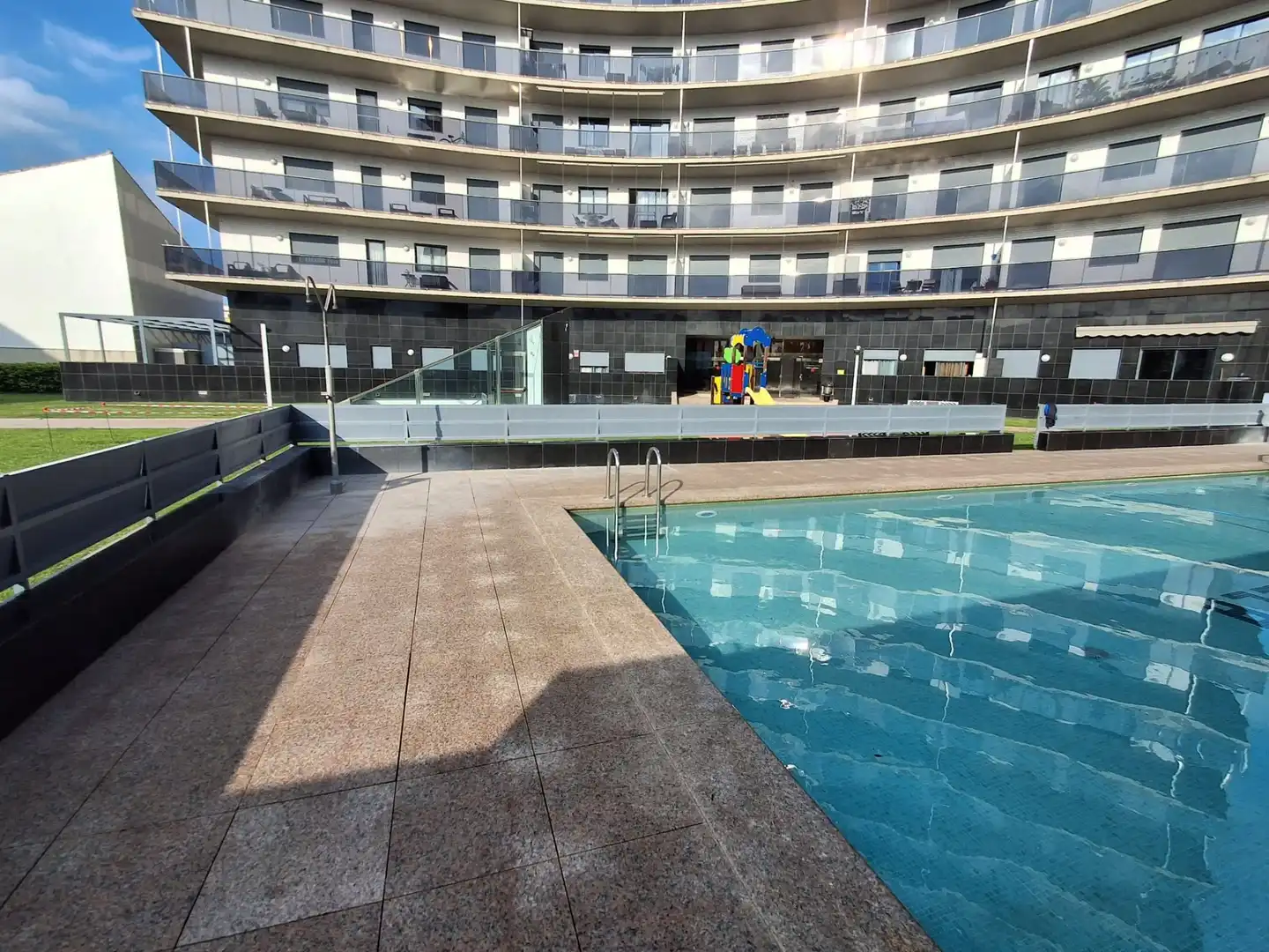Schwimmbecken von Wohnung zum Verkauf in L'Ampolla mit Klimaanlage, Heizung und Terrasse