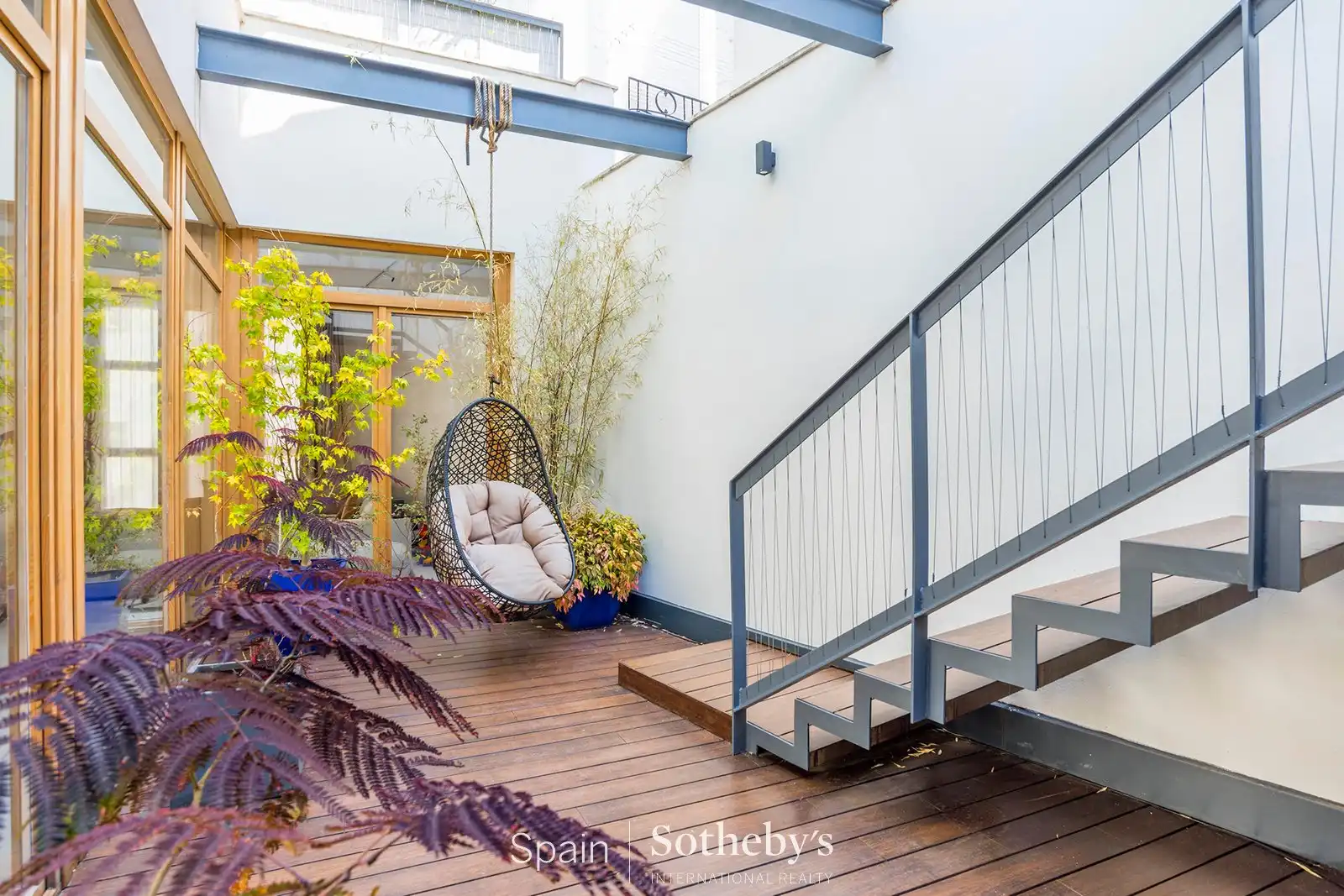 Terraza de Ático en venta en Madrid con Aire acondicionado, Calefacción y Jardín privado