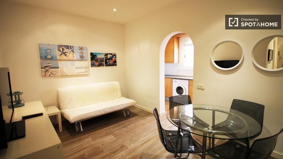 Sala de estar de Piso de alquiler en  Barcelona Capital con Aire acondicionado, Calefacción y Amueblado