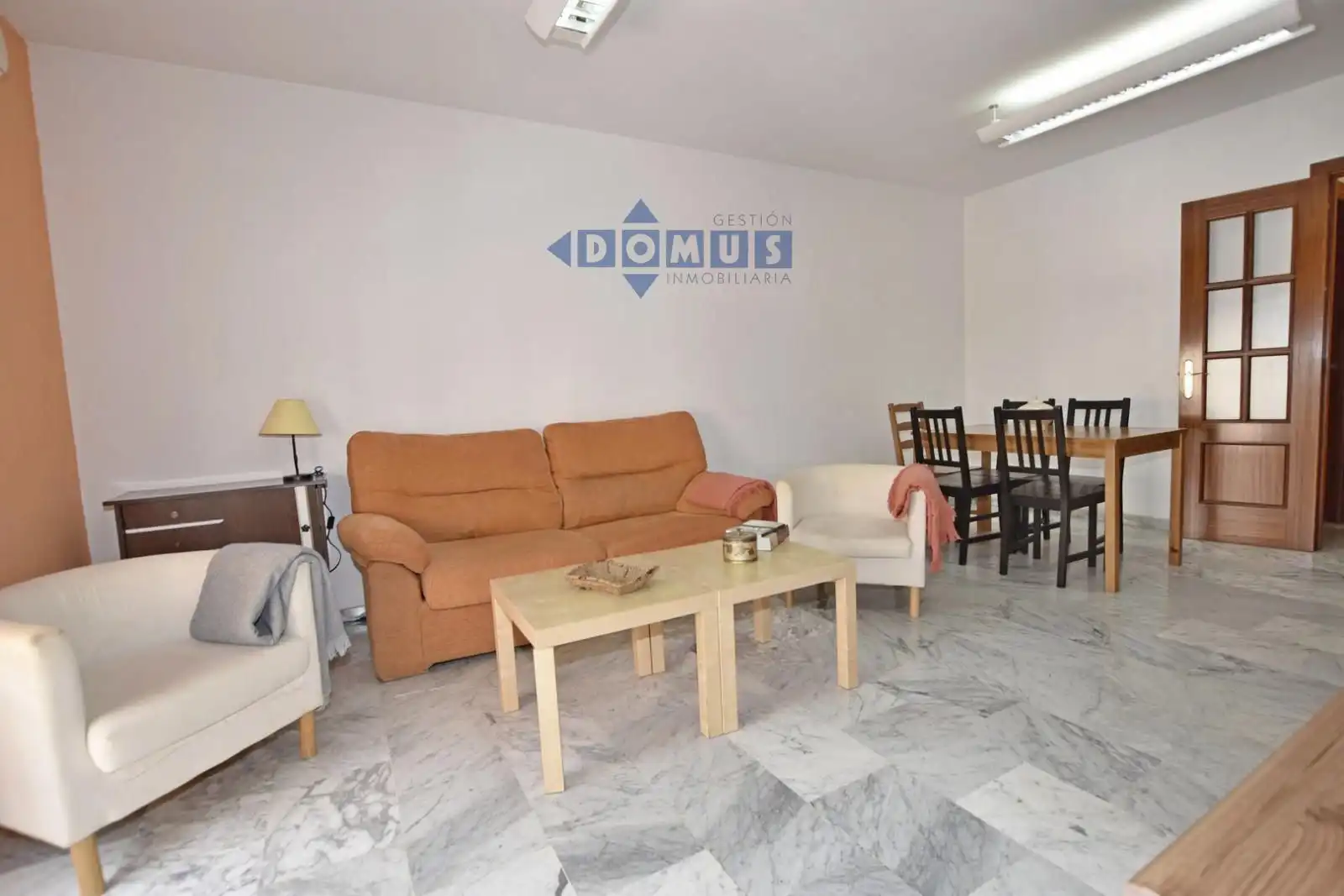 Living room of Flat for sale in Ronda  with Air Conditioner, Terrace and Furnished