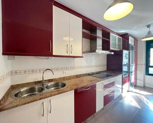 Kitchen of Flat to rent in Ponferrada