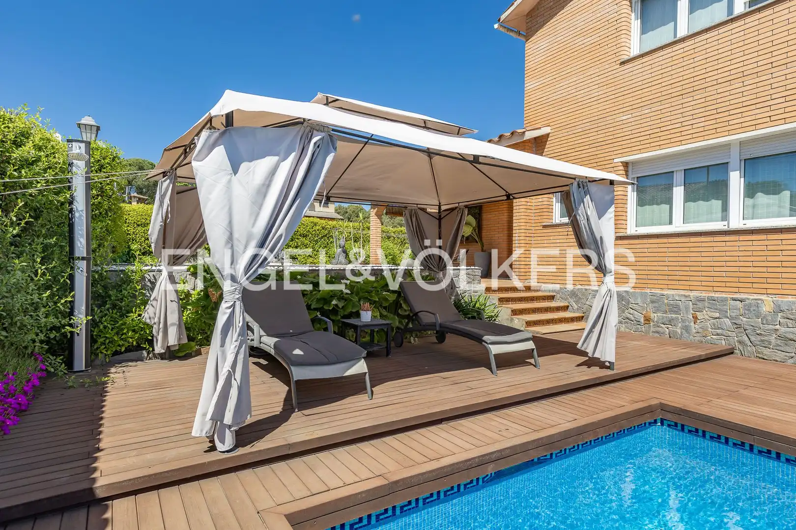 Terraza de Casa o chalet en venta en Castellar del Vallès con Aire acondicionado, Calefacción y Jardín privado
