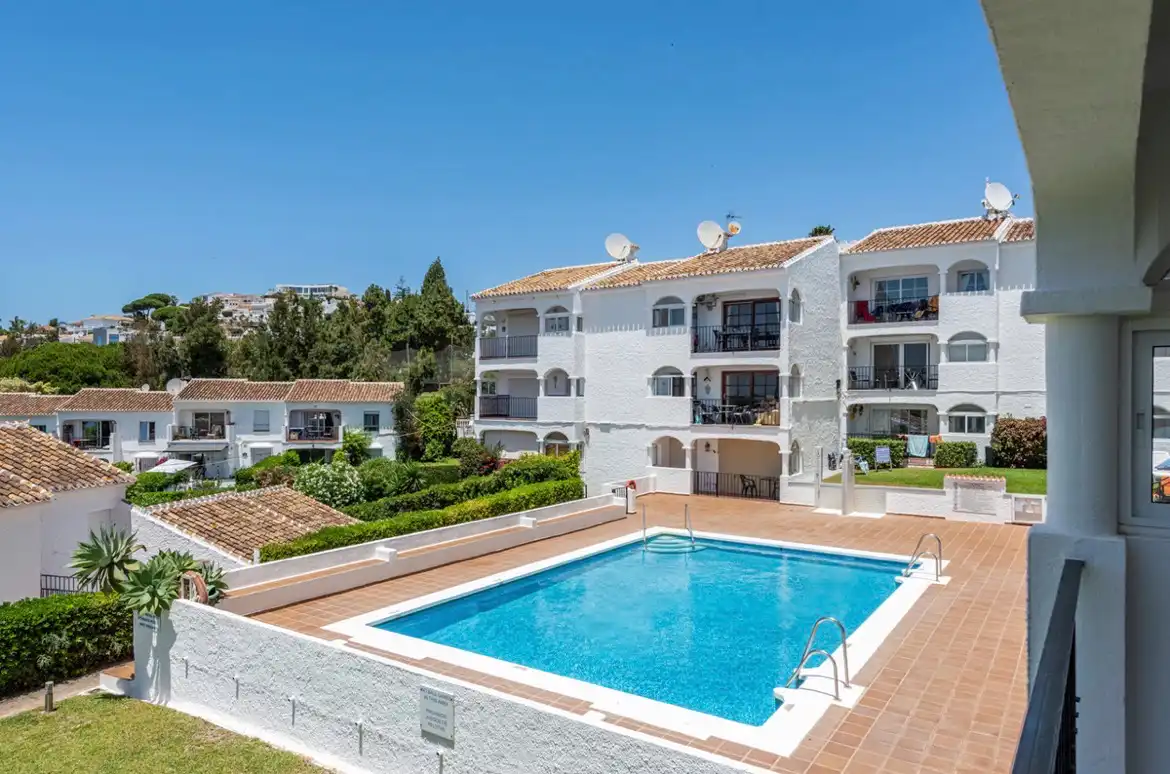 Apartment with pool for sale in La Cala Mijas