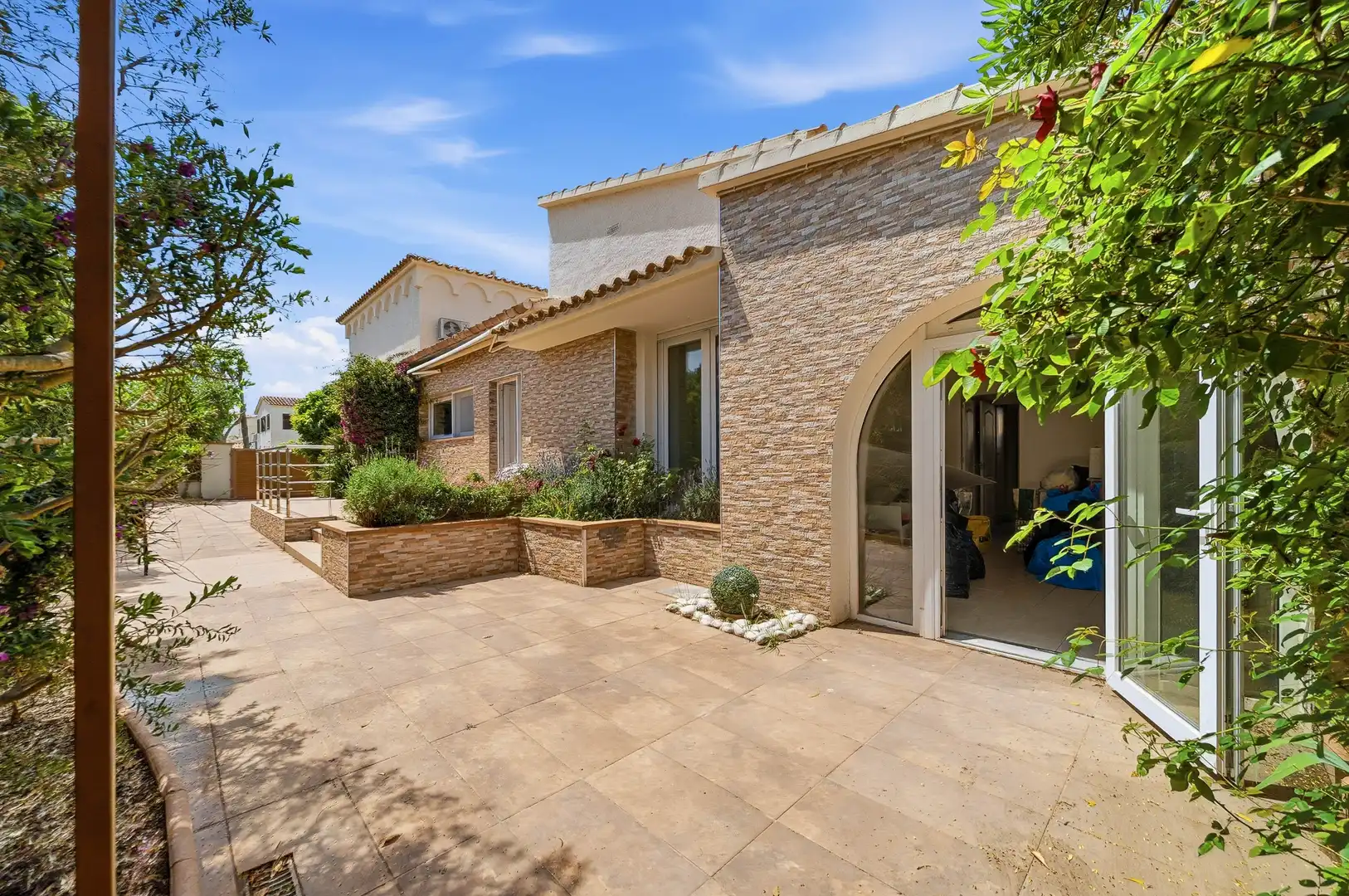 Vista exterior de Casa o chalet en venta en Empuriabrava con Aire acondicionado, Jardín privado y Terraza