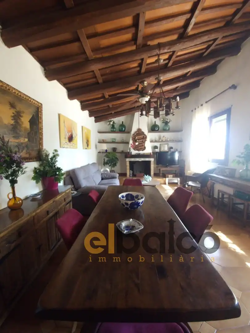 Living room of Country homes for sale in Valls  with Terrace, Swimming Pool and Furnished