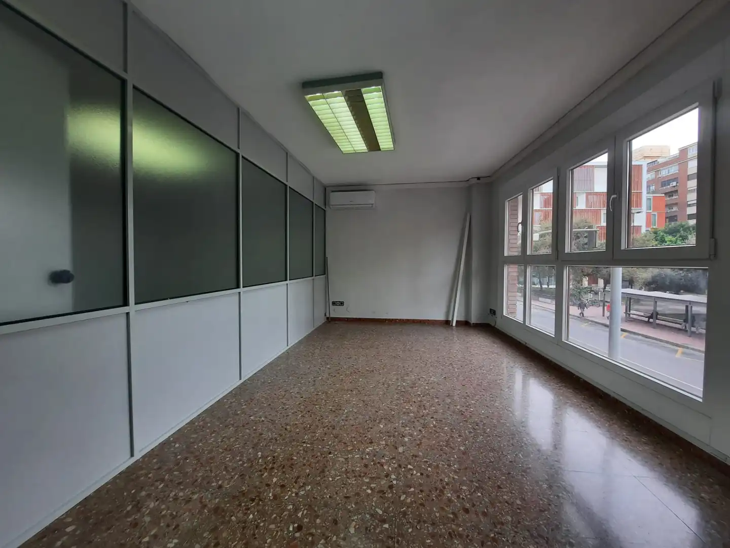 Geschaftsraum zur Miete in Castellón de la Plana / Castelló de la Plana mit Klimaanlage