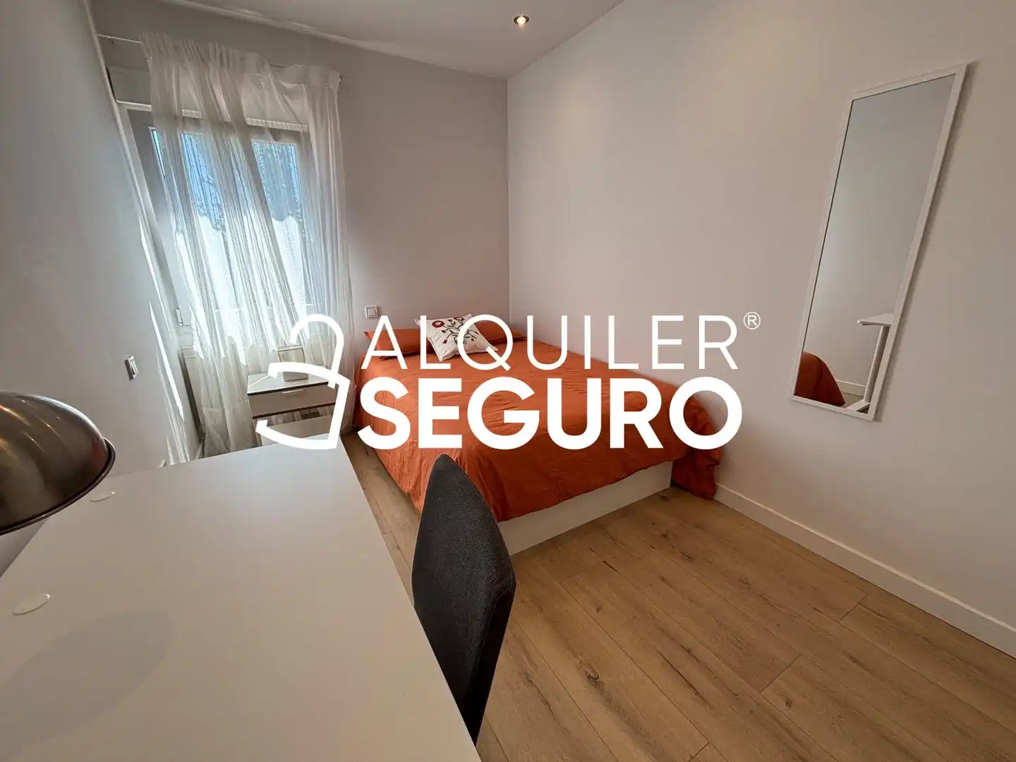 Schlafzimmer von Wohnung zur Miete in Madrid mit Klimaanlage, Heizung und Möbliert