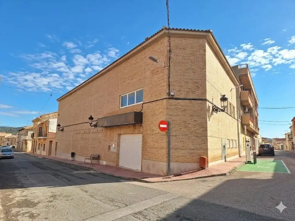 Vista exterior de Casa o chalet en venta en Algueña con Calefacción, Balcón y Jacuzzi