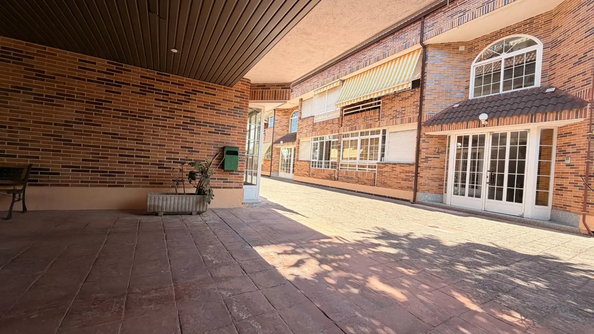 Vista exterior de Dúplex en venta en Collado Villalba con Calefacción, Parquet y Terraza