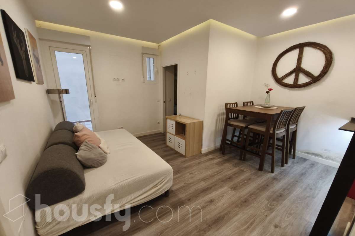 Sala d'estar de Planta baixa de lloguer en  Madrid Capital amb Calefacció, Moblat i Es permeten mascotes