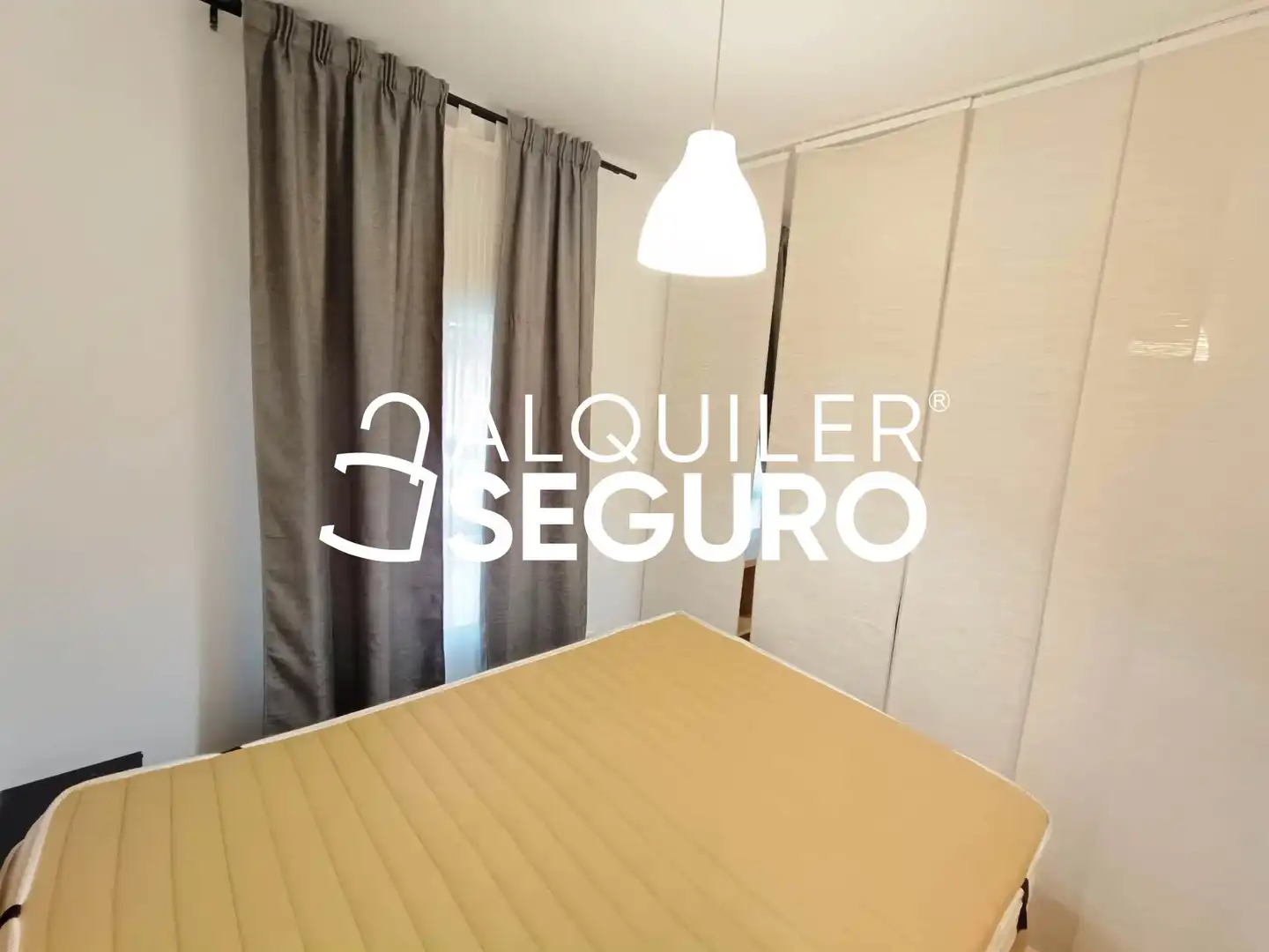 Habitación de Piso de alquiler en Leganés con Aire acondicionado, Calefacción y Amueblado