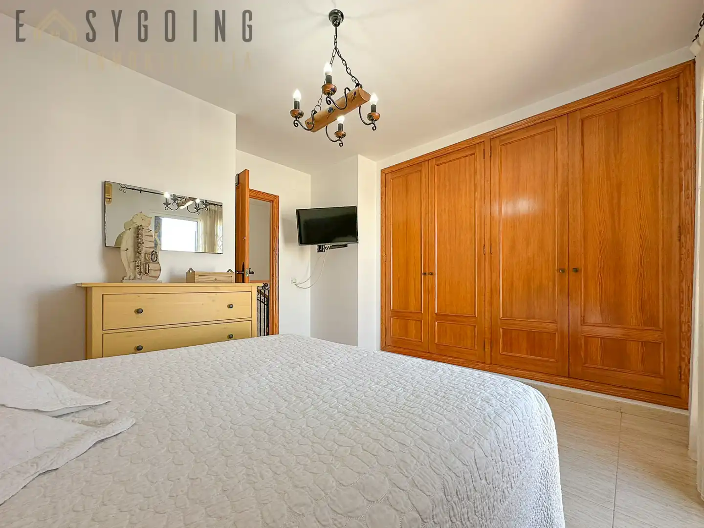 Schlafzimmer von Einfamilien-Reihenhaus zum Verkauf in Santa Pola mit Klimaanlage, Terrasse und Gemeinschaftspool