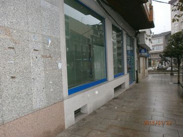Locale commerciale in affitto a Lalín