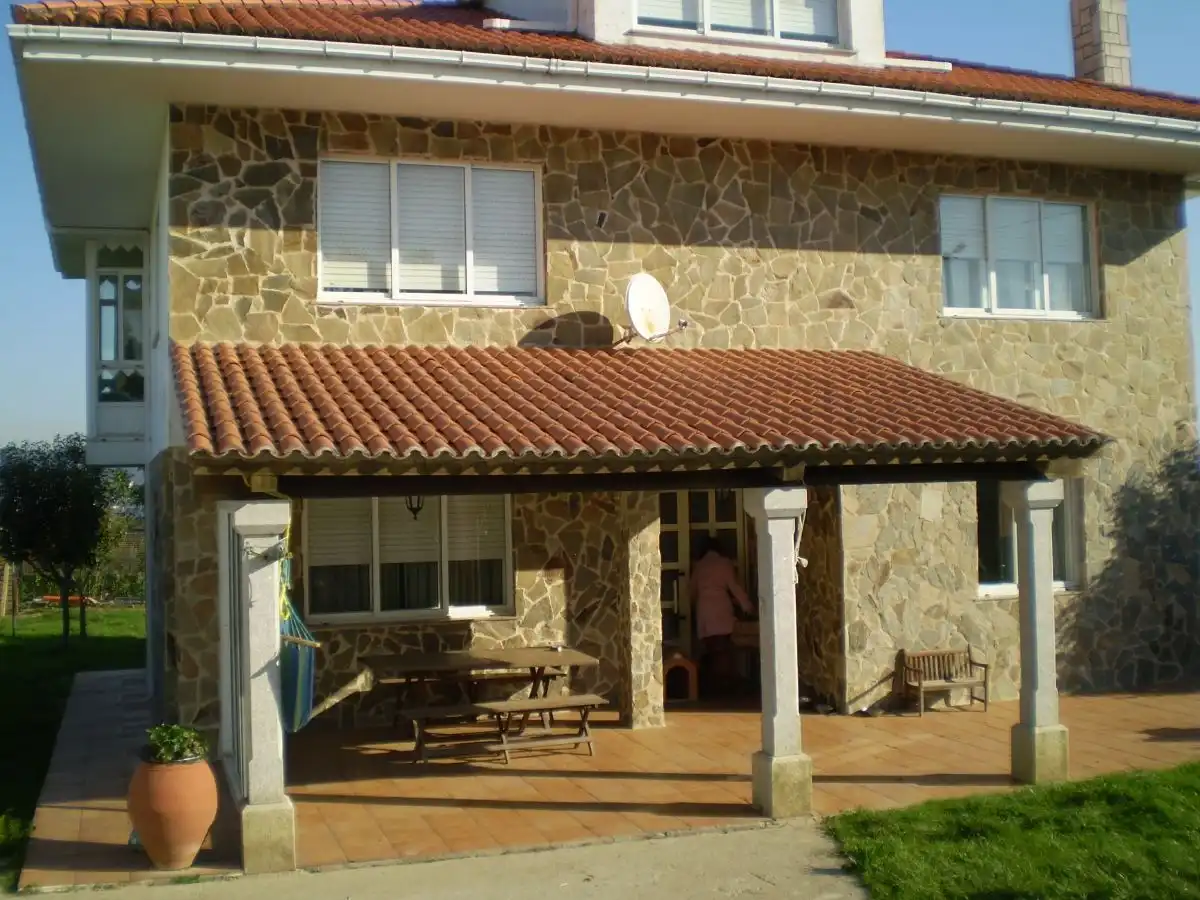 House with garden for sale in Mugardos