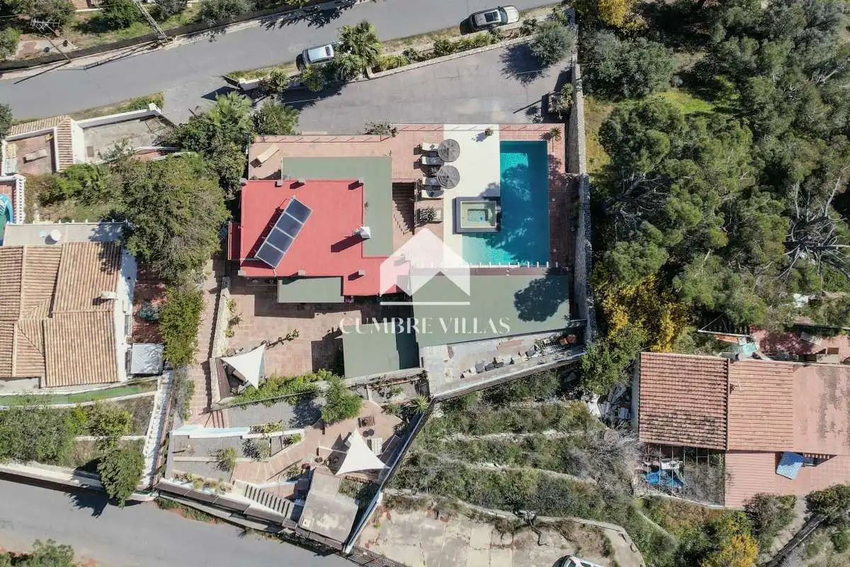 Vista exterior de Casa o xalet en venda en Almuñécar amb Terrassa, Traster i Moblat