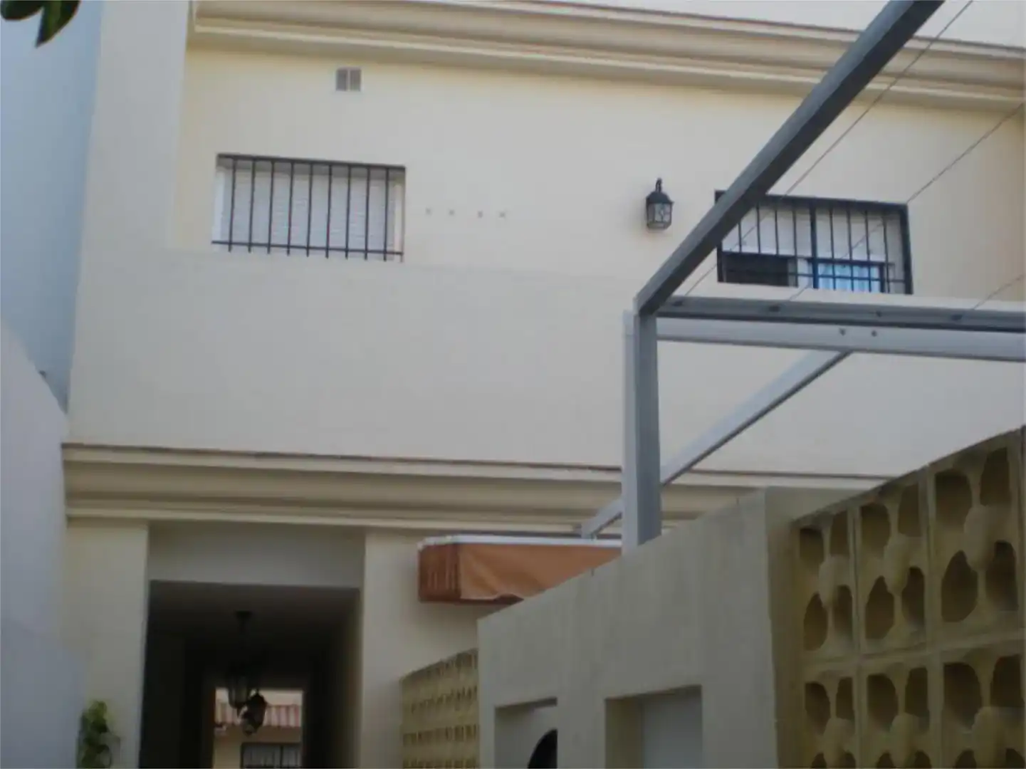 Vista exterior de Dúplex de alquiler en Chipiona con Aire acondicionado, Amueblado y Balcón