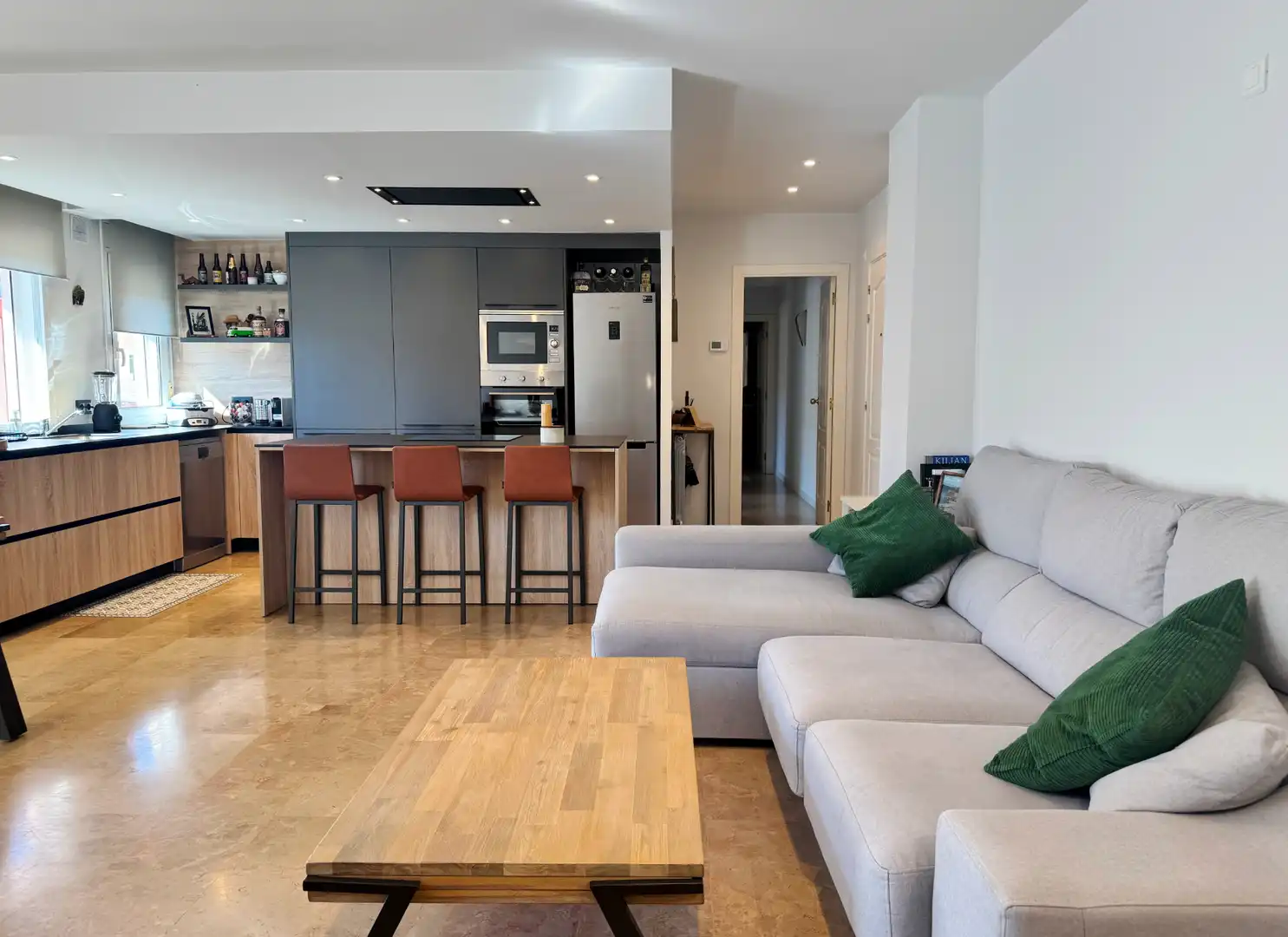Sala de estar de Piso en venta en Girona con Aire acondicionado, Calefacción y Trastero