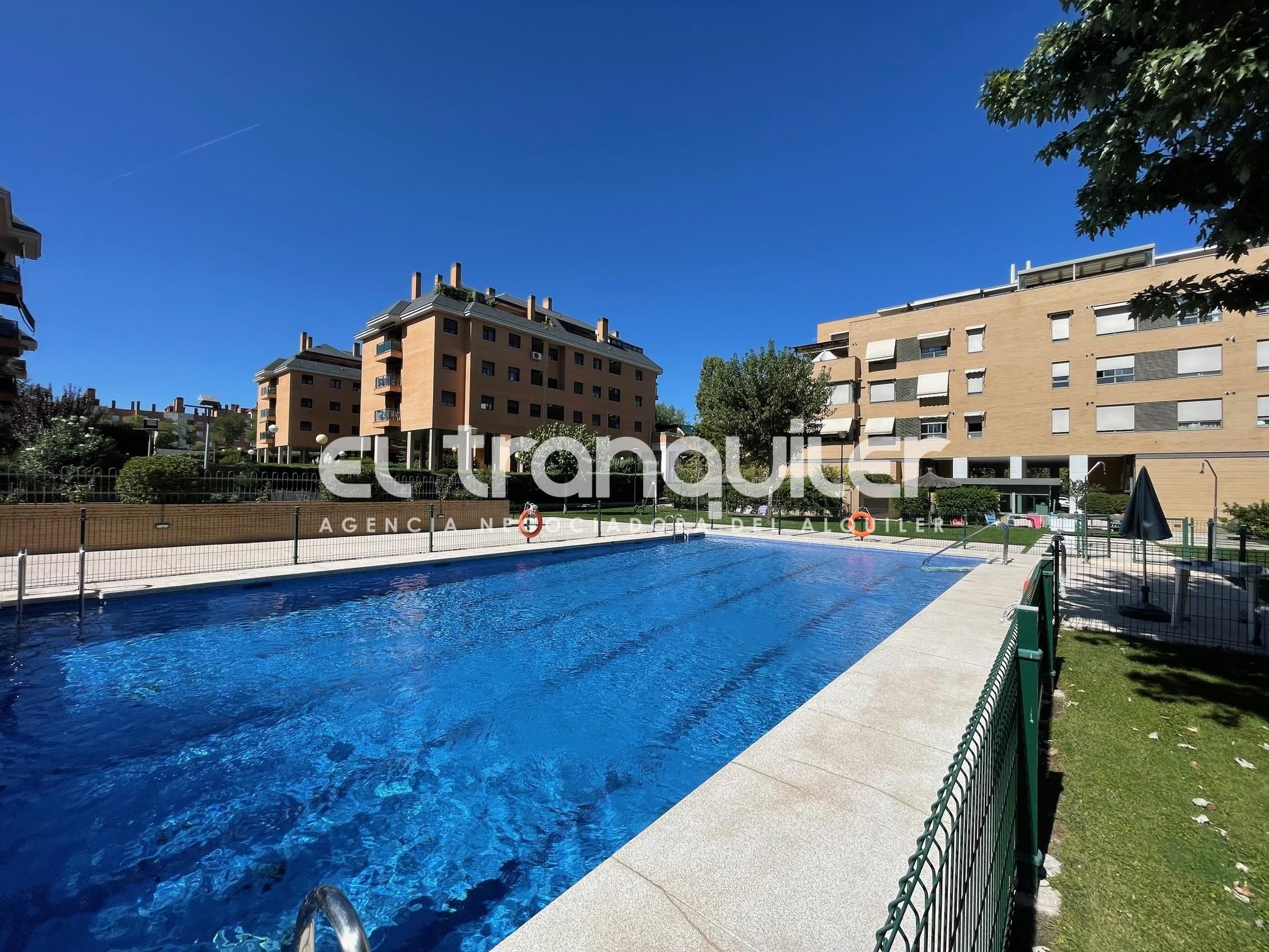 Exterior view of Flat to rent in Las Rozas de Madrid  with Air Conditioner, Parquet flooring and Swimming Pool