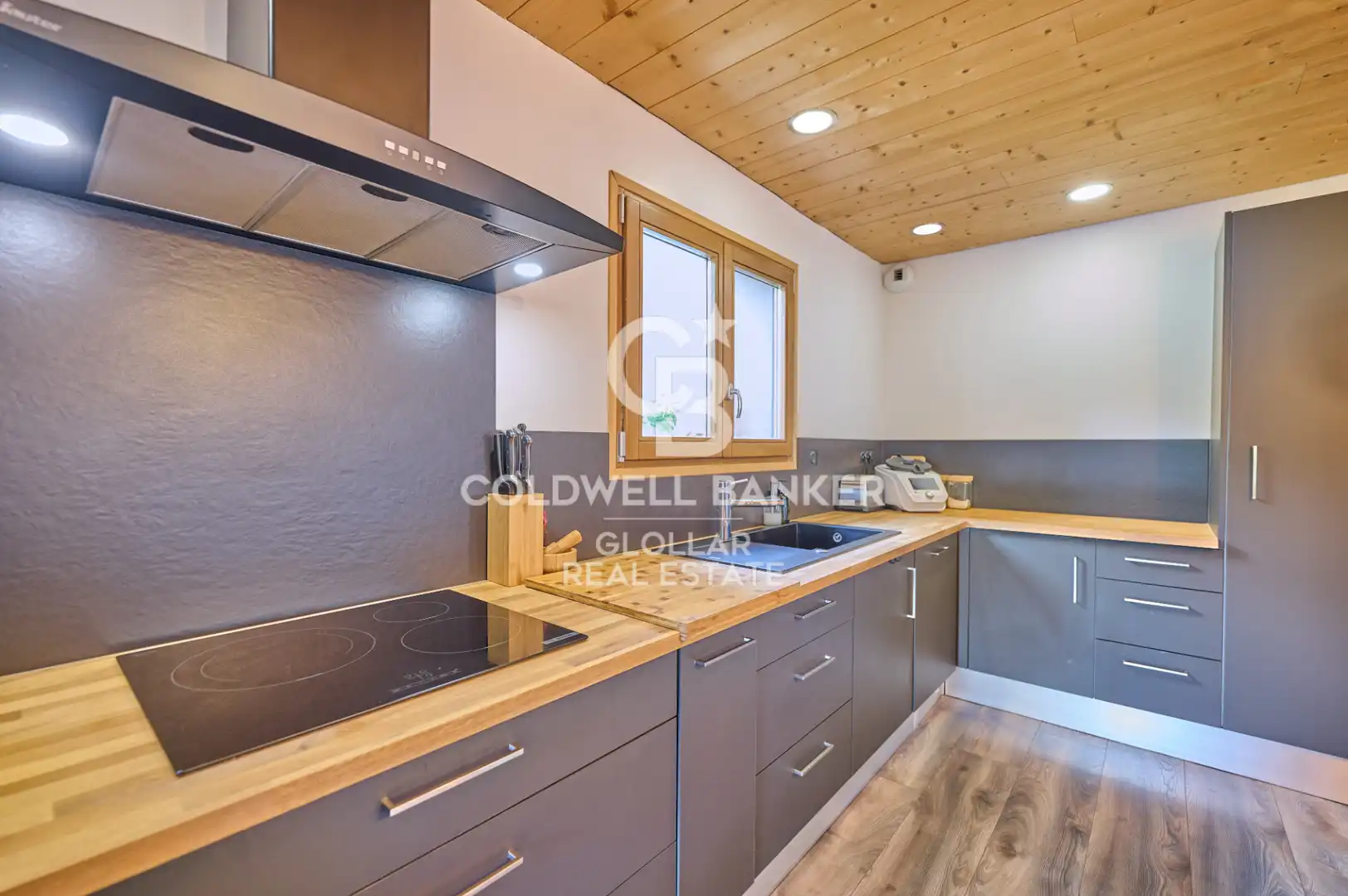 Kitchen of Houses for sale in Latour - de - Carol  with Heating, Private garden and Parquet flooring