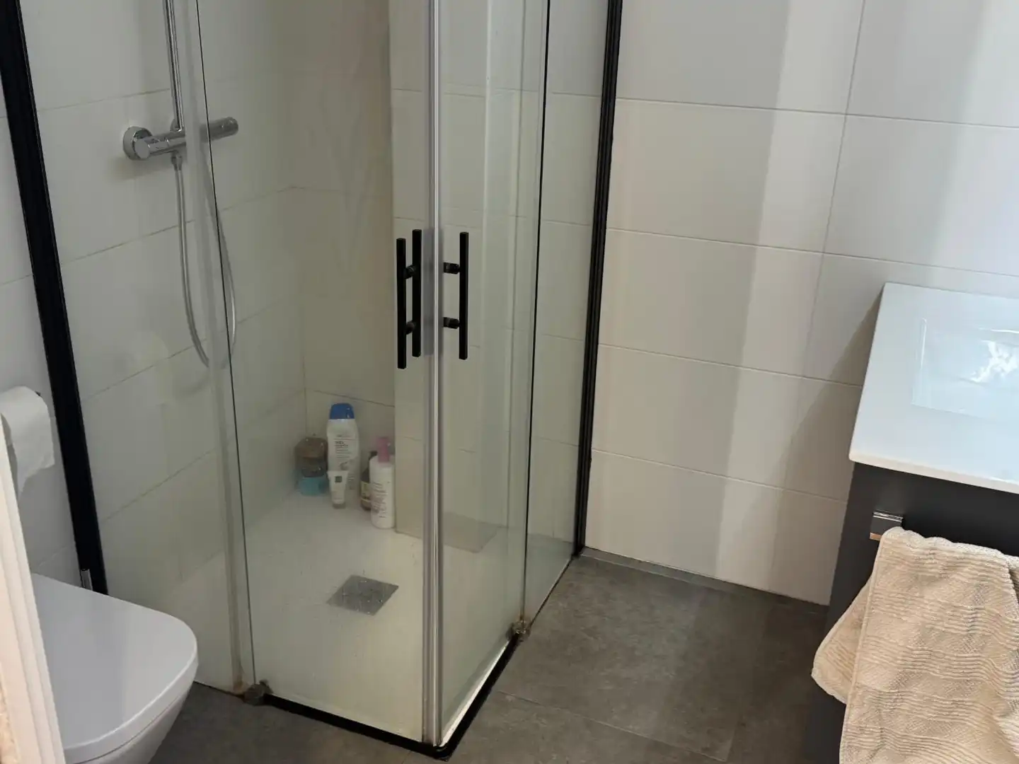 Bathroom of Flat for rent in O Carballiño    with Heating, Parquet flooring and Furnished