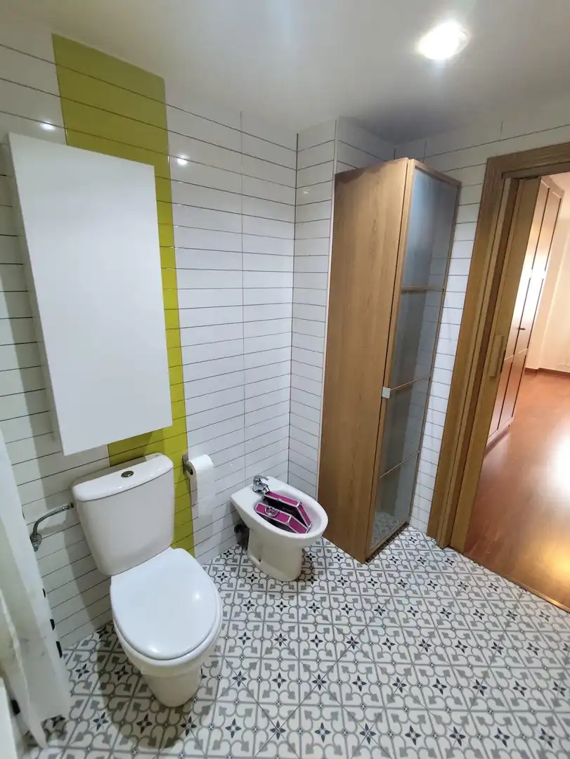 Bathroom of Flat for sale in Murcia  with Air Conditioner, Heating and Storage room
