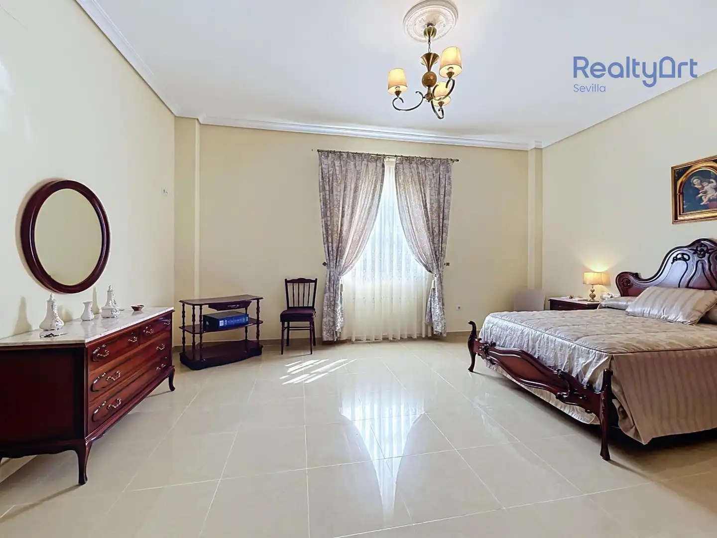 Bedroom of Houses for sale in Tomares  with Air Conditioner, Heating and Private garden