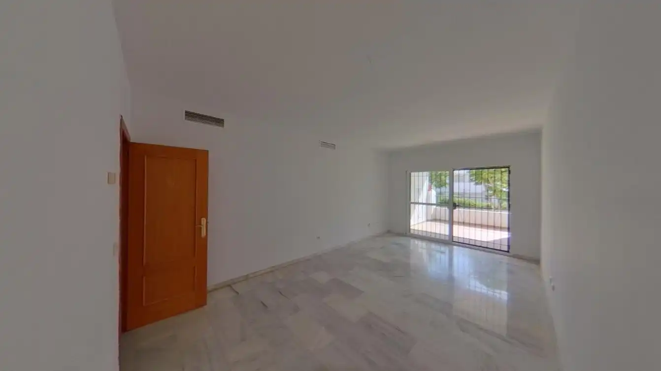 Appartement compact avec piscine à vendre à C/ Geranio-Miraflores, imagen 2