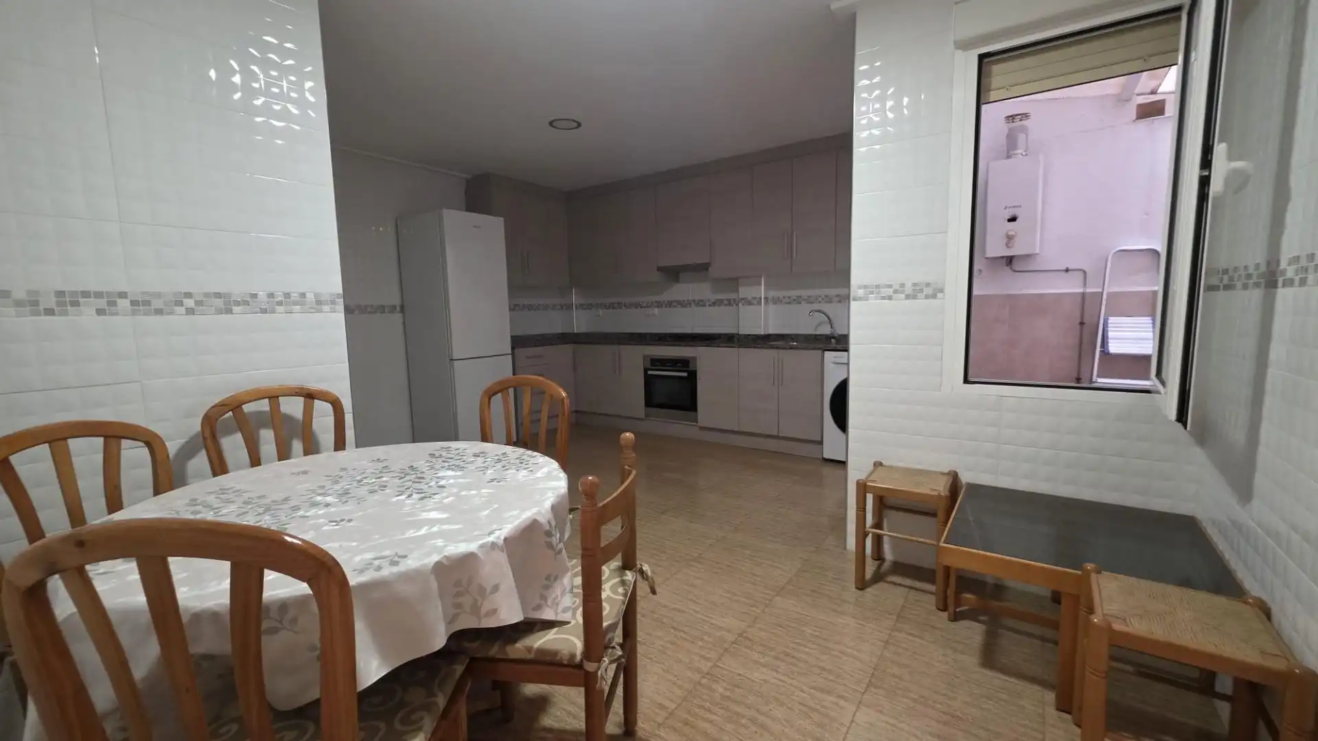 Kitchen of Flat for rent in Elche / Elx  with Air Conditioner, Heating and Furnished