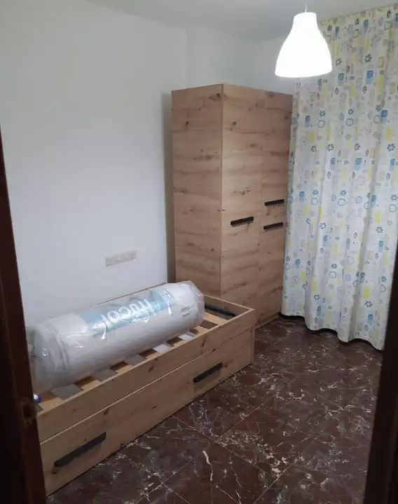 Habitación de Piso para compartir en Granada con Aire acondicionado, Amueblado y Horno