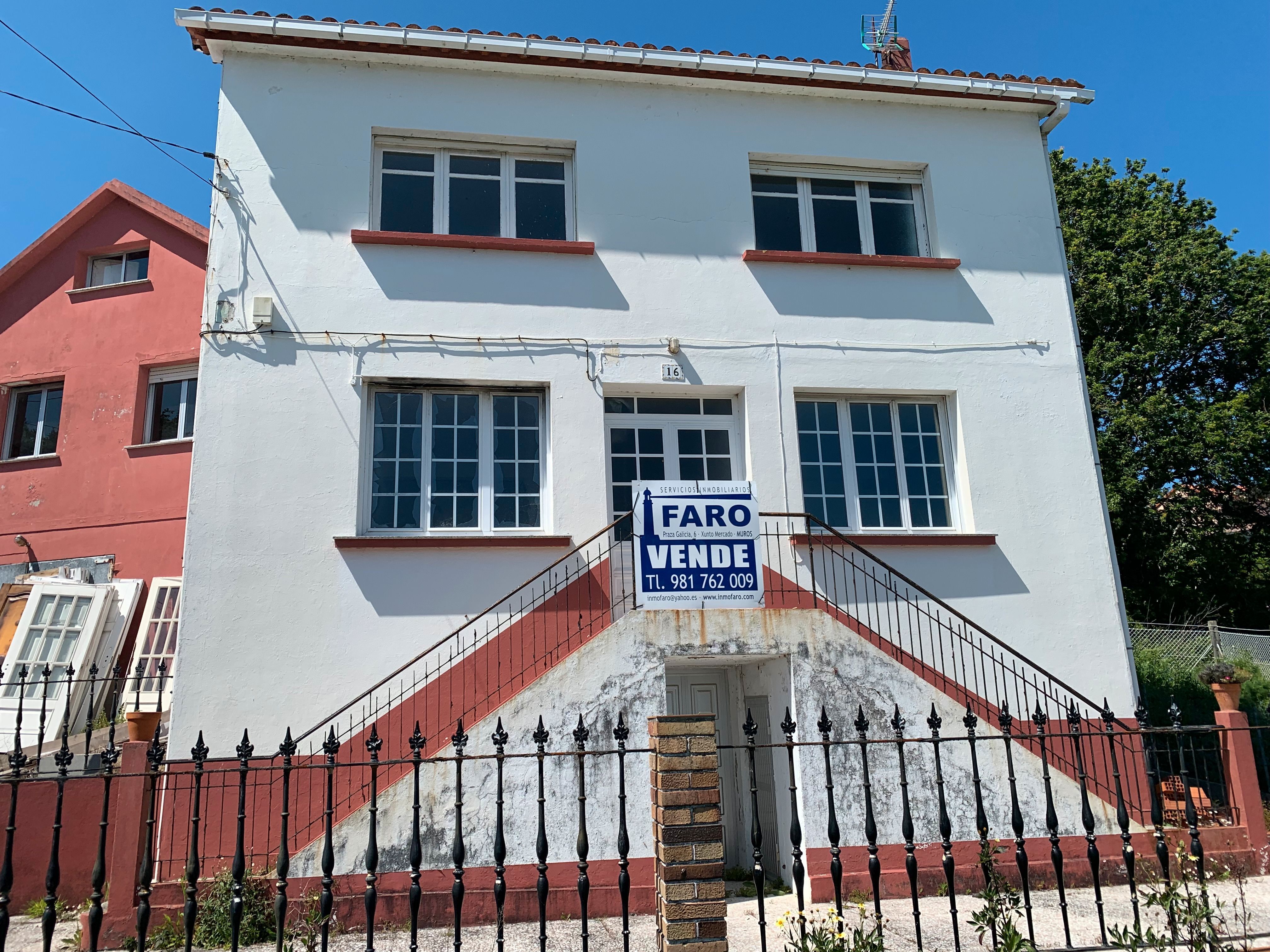 Exterior view of House or chalet for sale in Outes  with Private garden, Terrace and Balcony