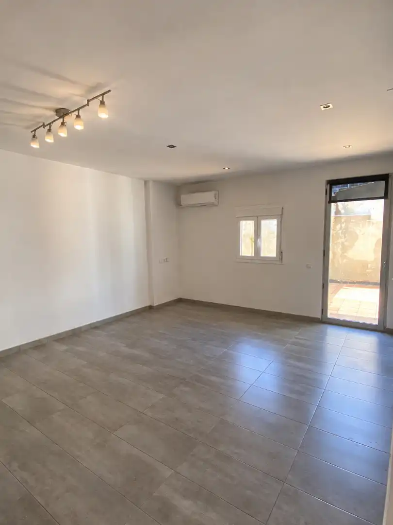 Casa adosada en venta en Nou Barris