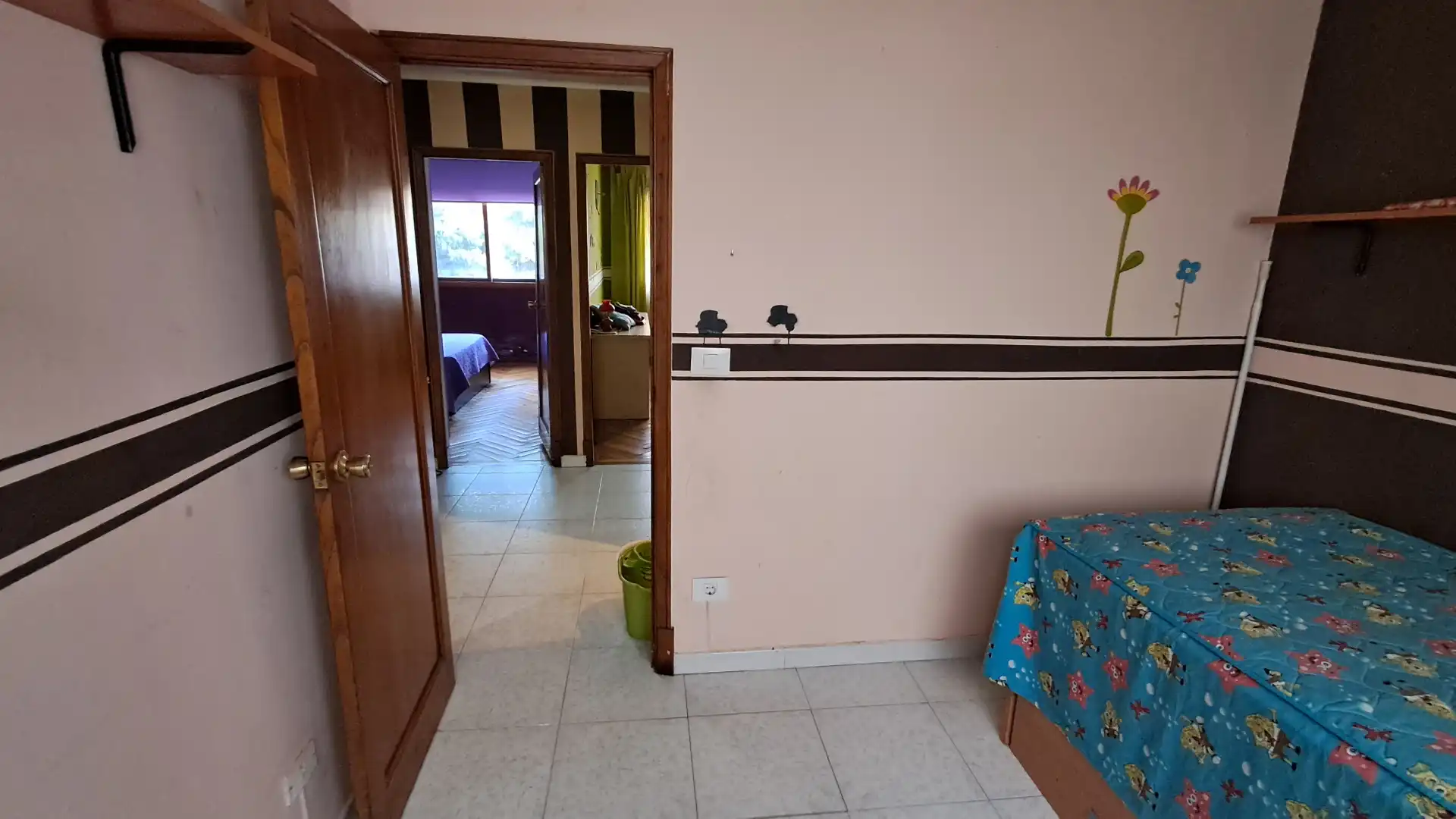 Habitación de Piso en venta en Vigo  con Parquet, Trastero y Amueblado