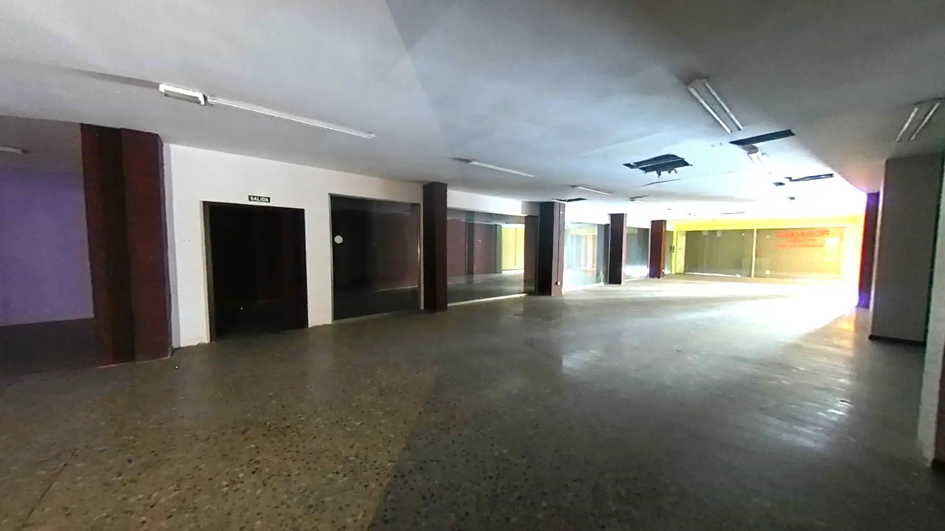 Nau industrial en venda en Viladecans