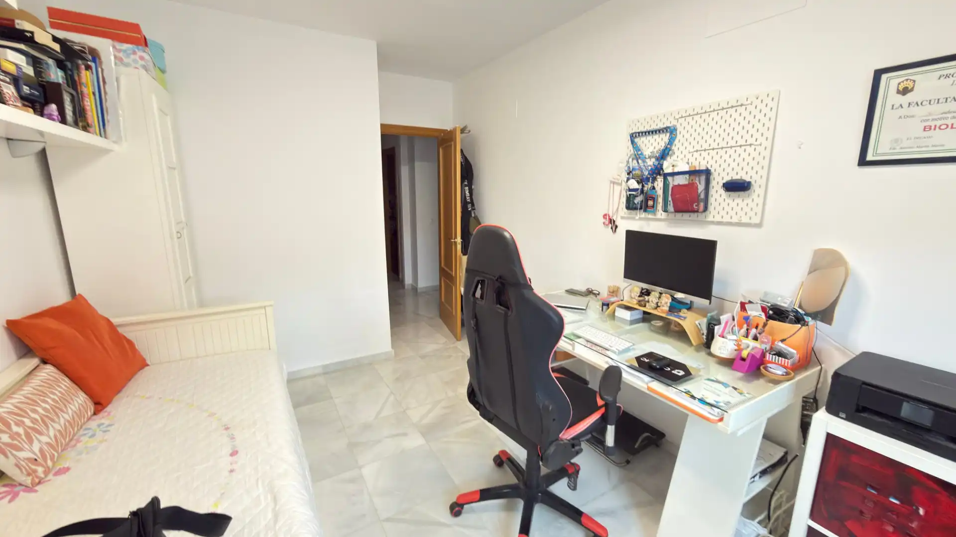 Habitación de Piso en venta en Vélez-Málaga con Aire acondicionado, Terraza y Amueblado