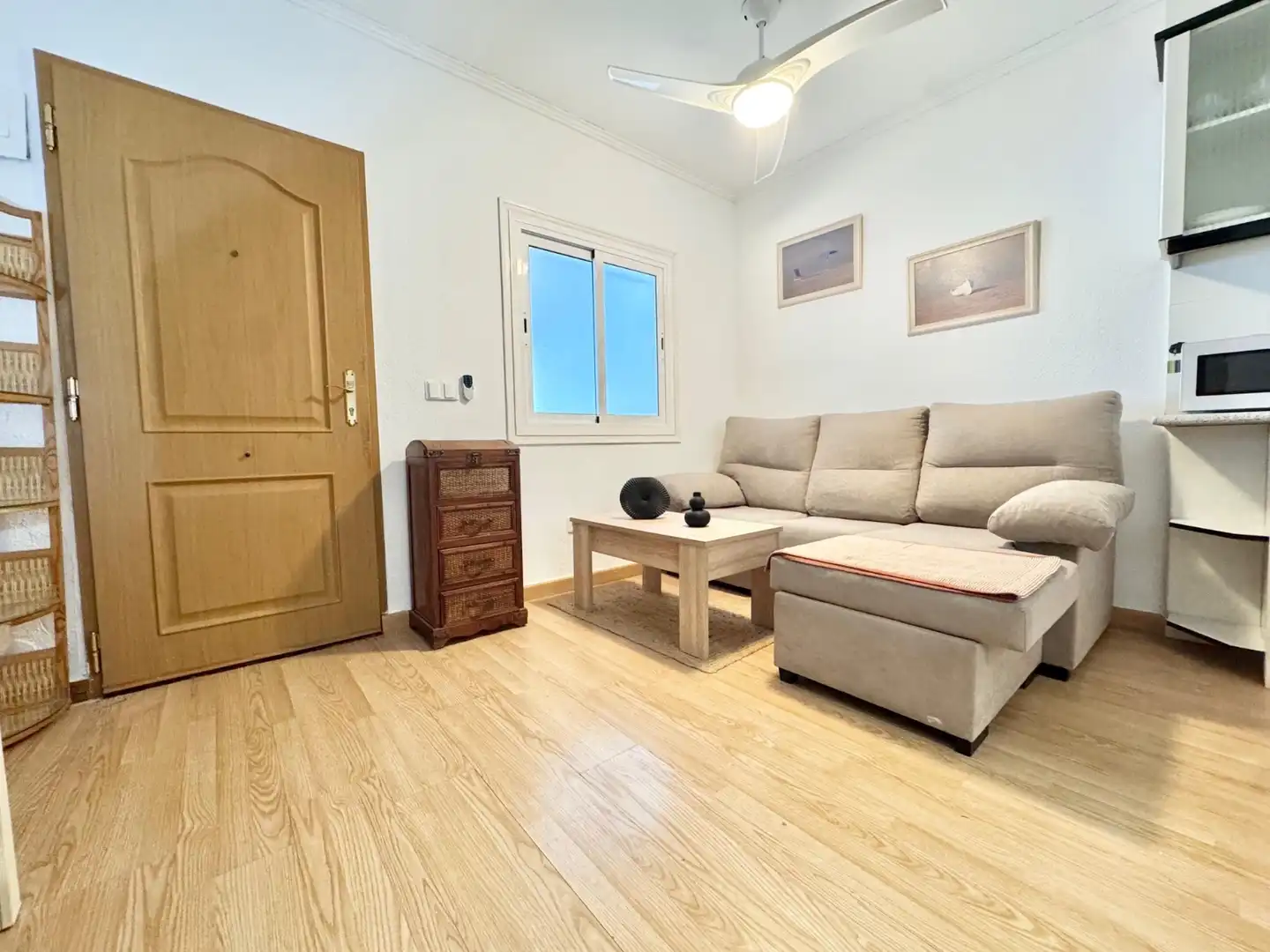 Living room of Flat for rent in Santa Pola  with Heating, Parquet flooring and Terrace