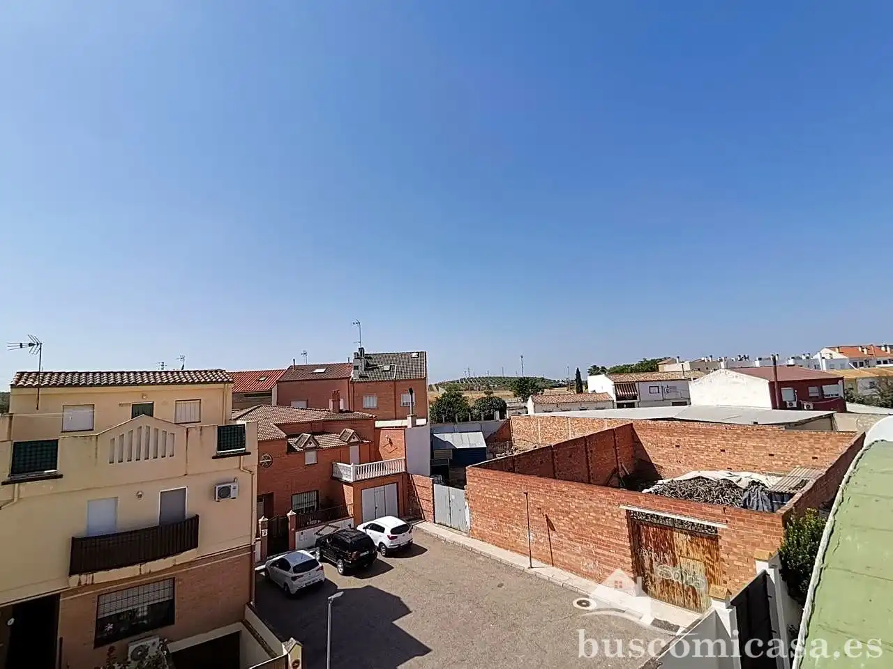 Vista exterior de Casa o xalet en venda en Linares amb Terrassa i Balcó
