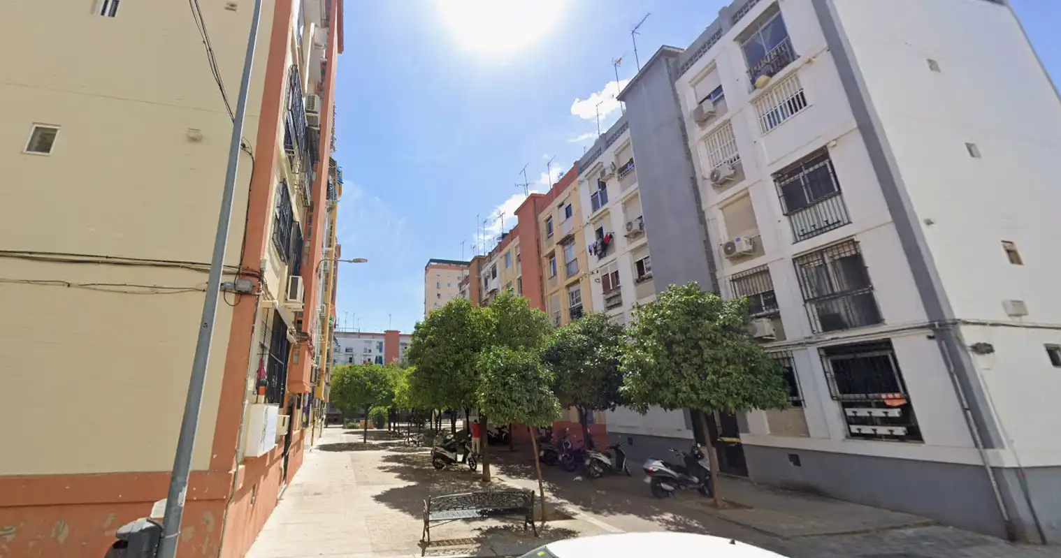 Vista exterior de Piso en venta en Sevilla
