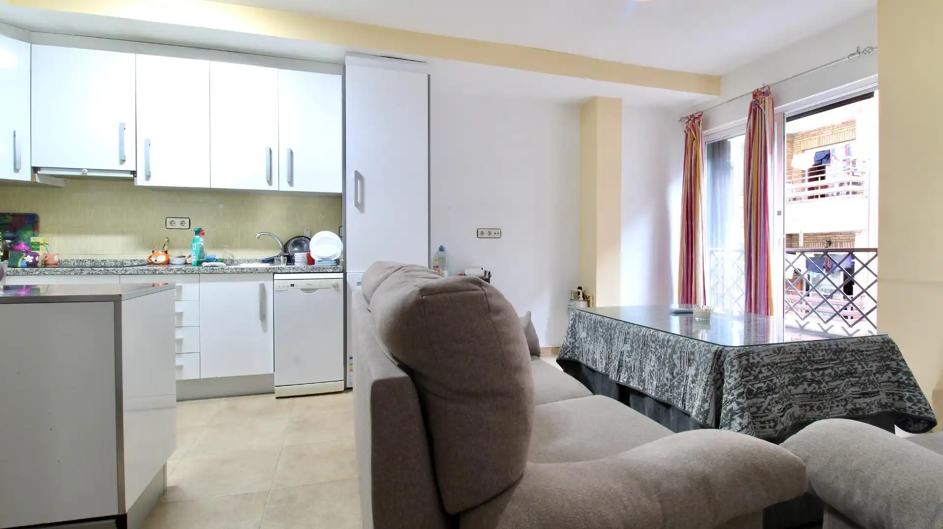 Sala d'estar de Pis en venda en Granada amb Aire condicionat i Calefacció